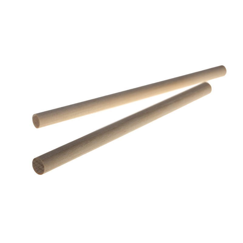 Dřevěná hůlka z bledého dřeva vám může posloužit jako základ pro tvoření a další dekoraci, ale určitě byste ji mohli použít i jako nástroj p