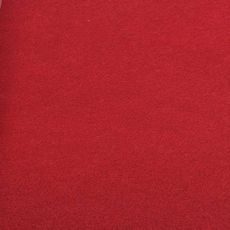 Dekorační, polovlněná plsť se používá především k dekoračním účelům, k výrobě hraček, loutek, ozdob a dekorací, jako vnitřní výstelka šp