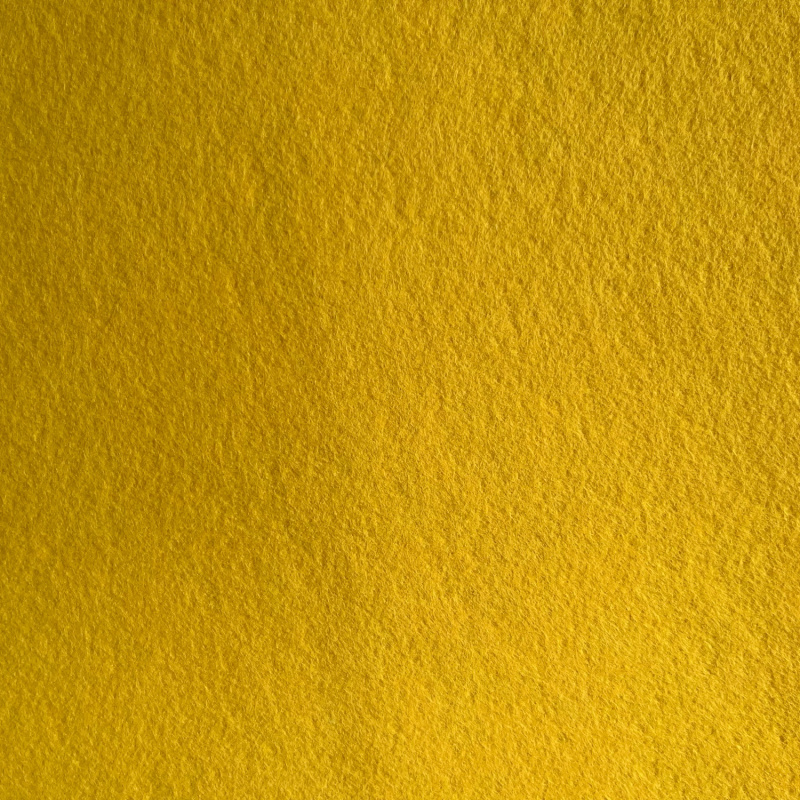 Filc tloušťky 3 mm je dekorační, polovlněná plst se používá především k dekoračním účelům , k výrobě hraček, panenek, ozdob a dekorací, jak