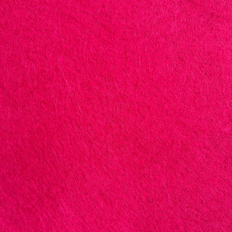 Filc tloušťky 3 mm je dekorační, polovlněná plst se používá především k dekoračním účelům , k výrobě hraček, panenek, ozdob a dekorací, jak