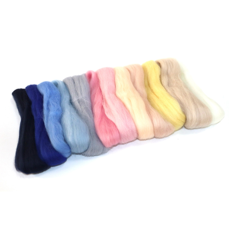 Ovčí rouno pro plstění jemně česané , nazývané také plsť, potěší každého tvůrce, který tvoří technikou plstění. Balení obsahuje 50 g ovč