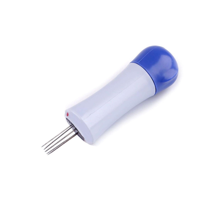 

Plstící pero se 7 jehlami vám poslouží k rychlému a pohodlnému plstění za sucha. Sada jehel je přesně umístěna uvnitř pera, aby bylo při kaž