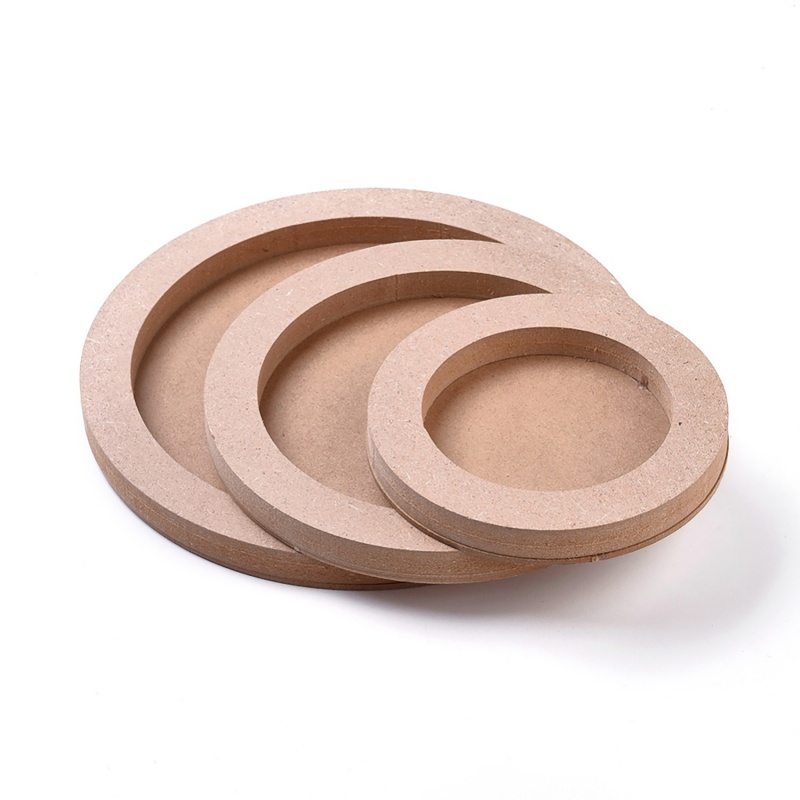 Set tří kruhových základů z MDF poslouží při keativní práci, malování či modelování. Dřevěné výrobky jsou vyrobeny ze dřeva a překližky a 